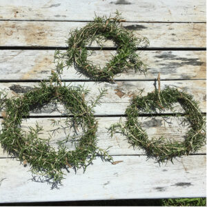 ローズマリー　麻紐　ヘンプコード　リース　ハーブ　ハサミ　rosemary hemp cord wreath herb
